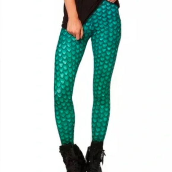 Blackmilk Game of Thrones Rhaegal dragon egg leggings - Picture 1 of 3